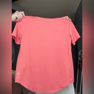 Lululemon T-shirt